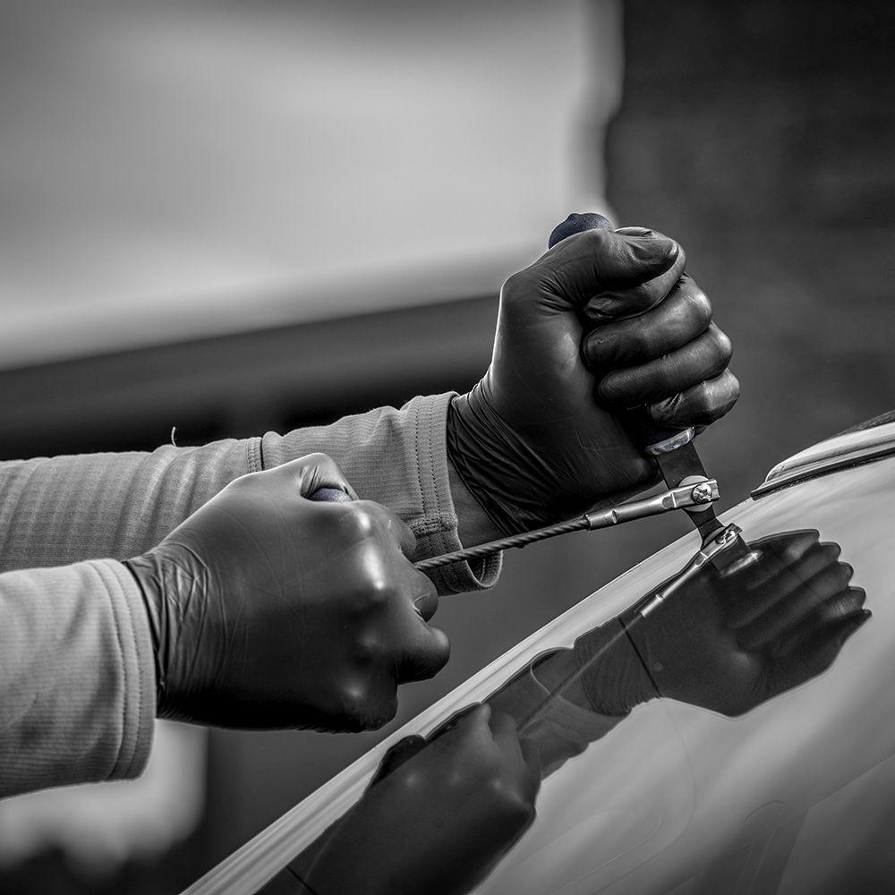 Windshield Removal Pull Knife – Rubber Grip