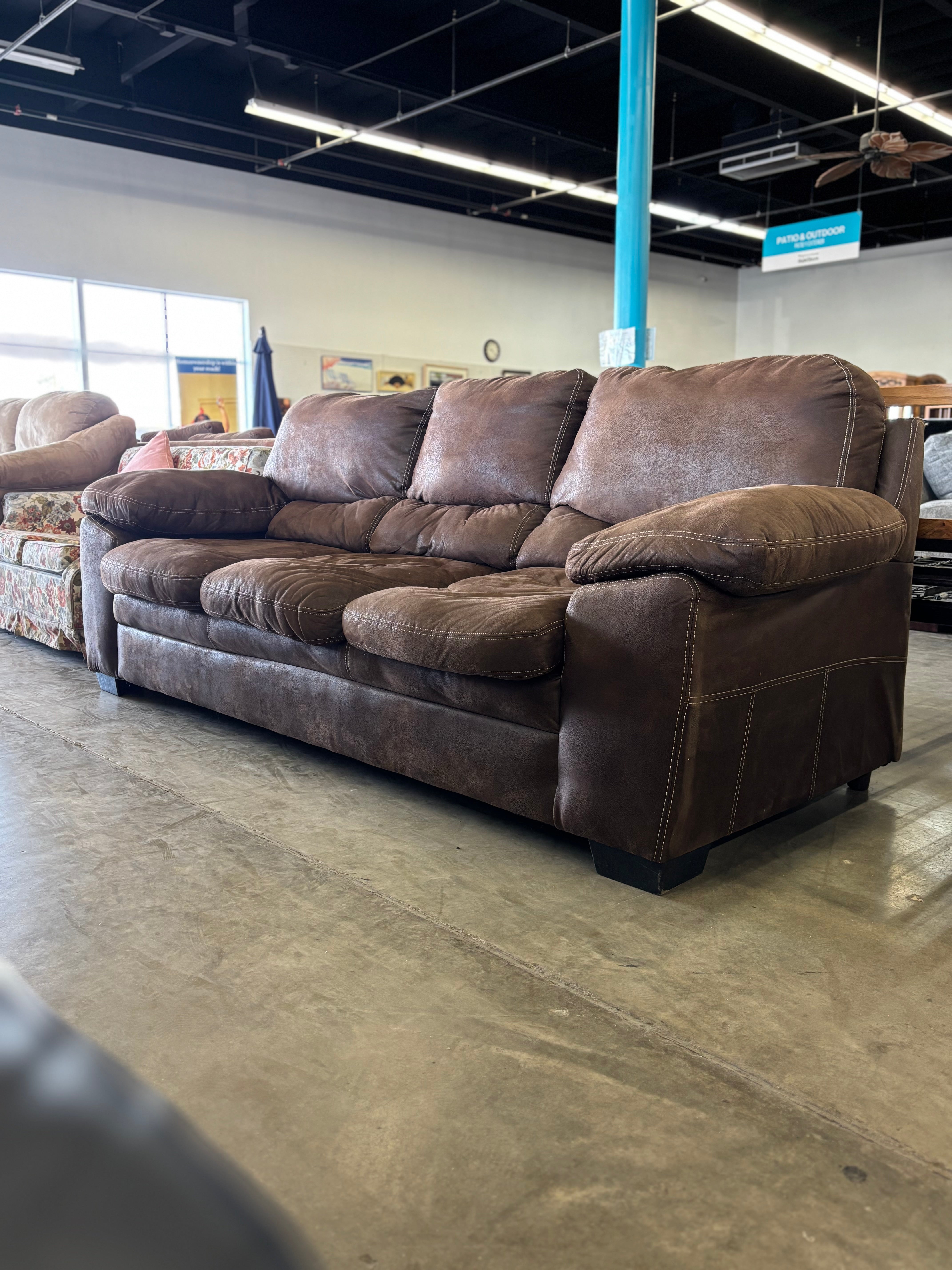 37475 Brown Leather Sofa Discount