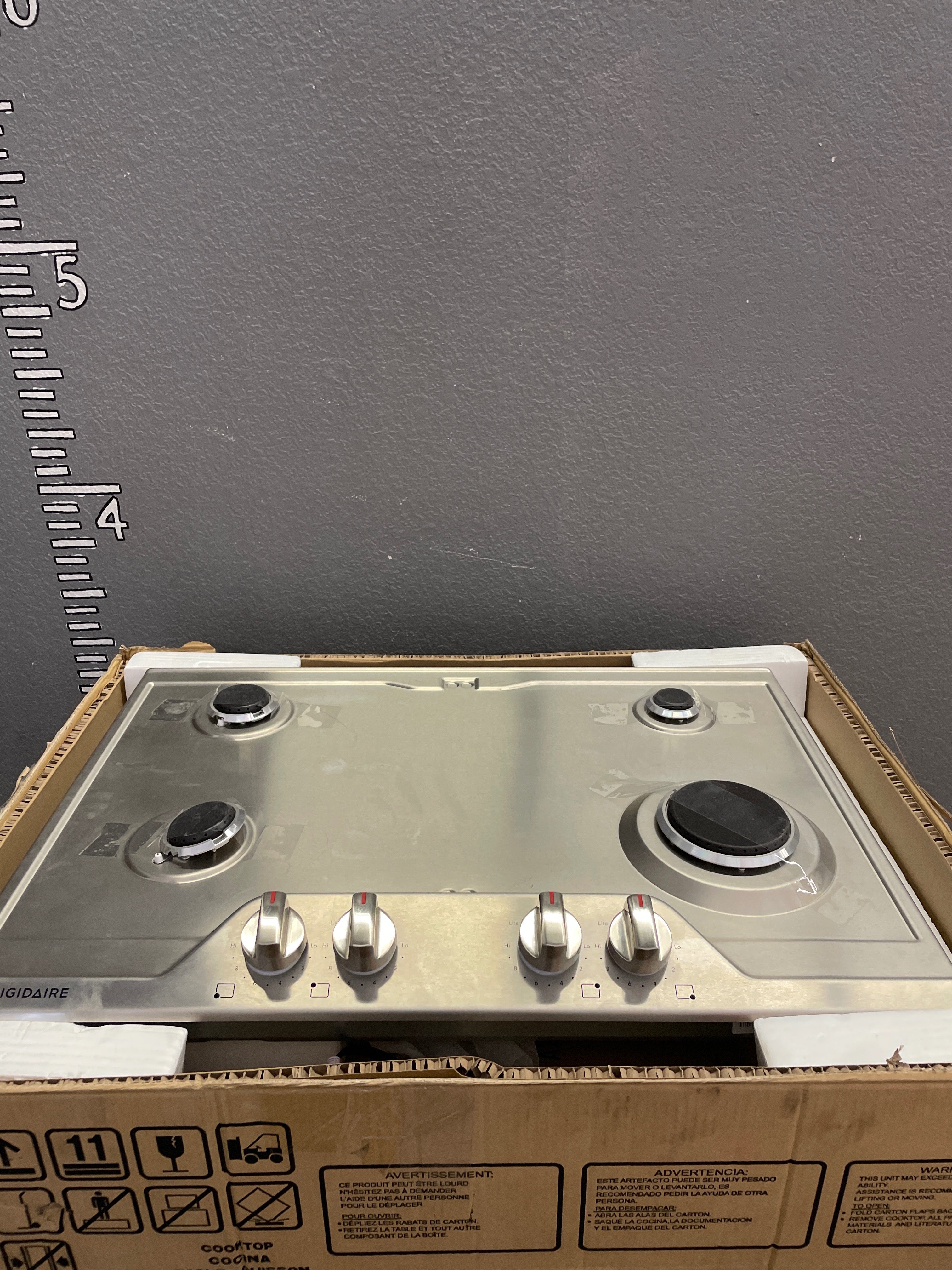 14212 Frigidaire Stainless Steel Gas Cooktop – 30 Day Guarantee ! Hot on Sale