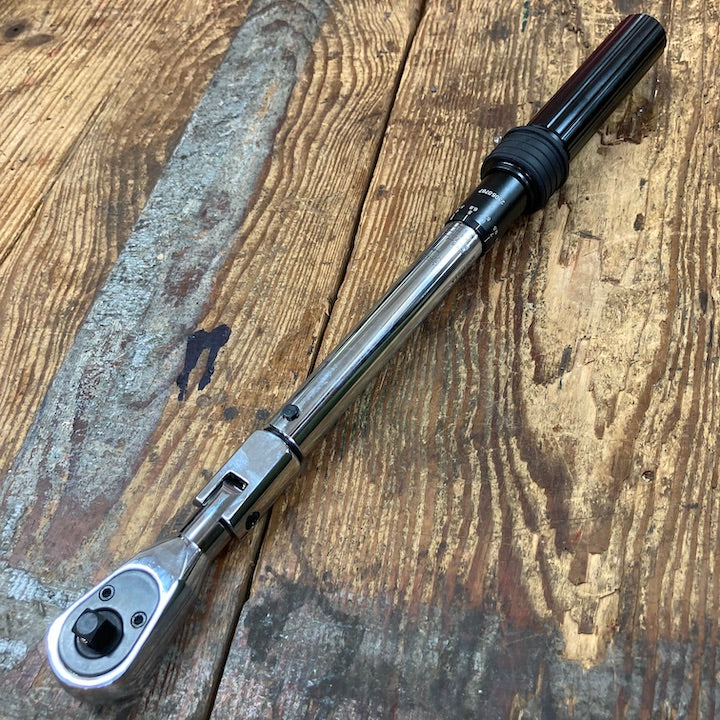 Central Tool 3/8″ Drive 20-100 Ft. Lb. Torque Wrench (97352)